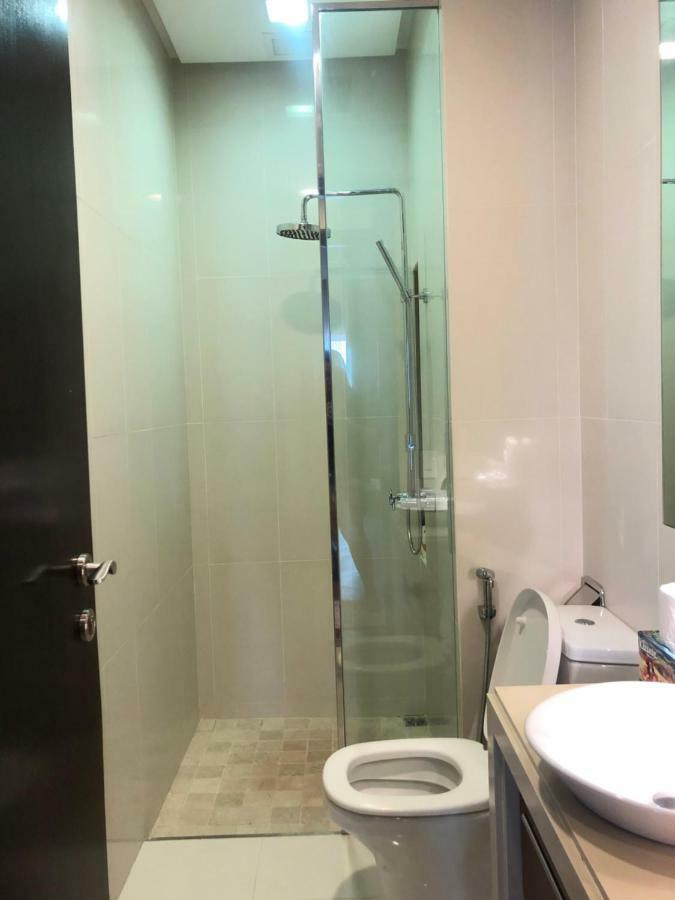 The Suites At Waterside Straits Quay By Plush Bagan Jermal Ruang foto
