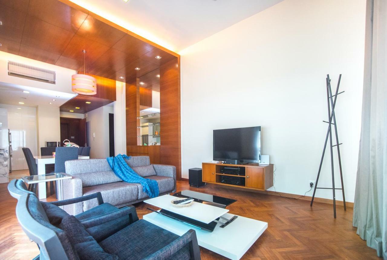 The Suites At Waterside Straits Quay By Plush Bagan Jermal Ruang foto